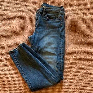 Medium wash skinny jeans